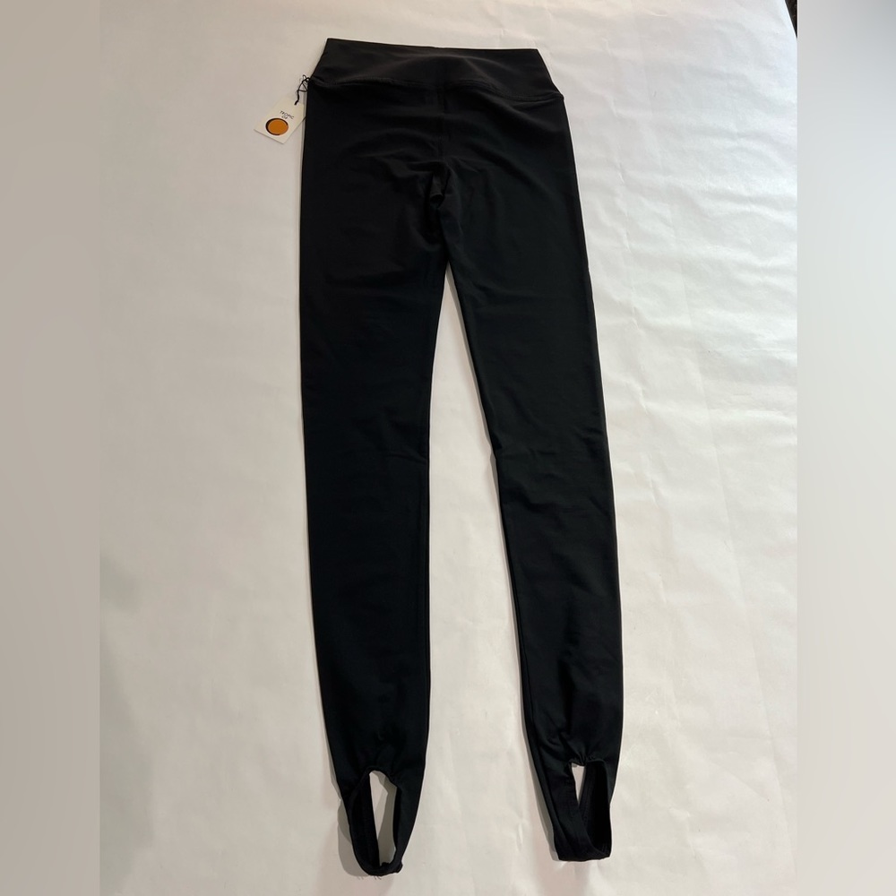 NWOT Tropic of C Form Legging in Black